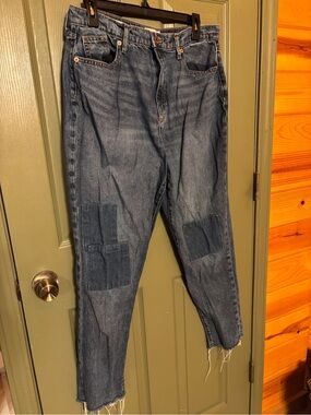 Universal Thread Women's Boyfriend Patch Denim Jeans - Blue